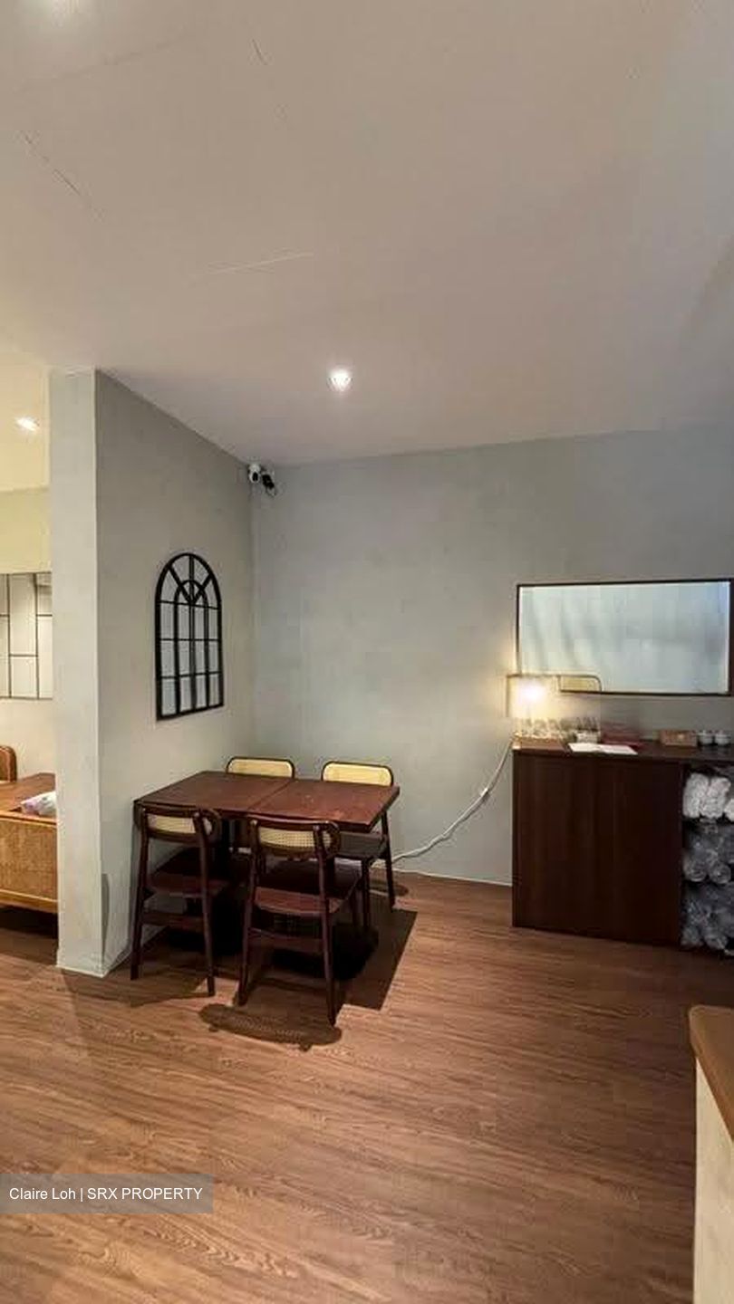 Crawford Court (D7), Retail #634596351